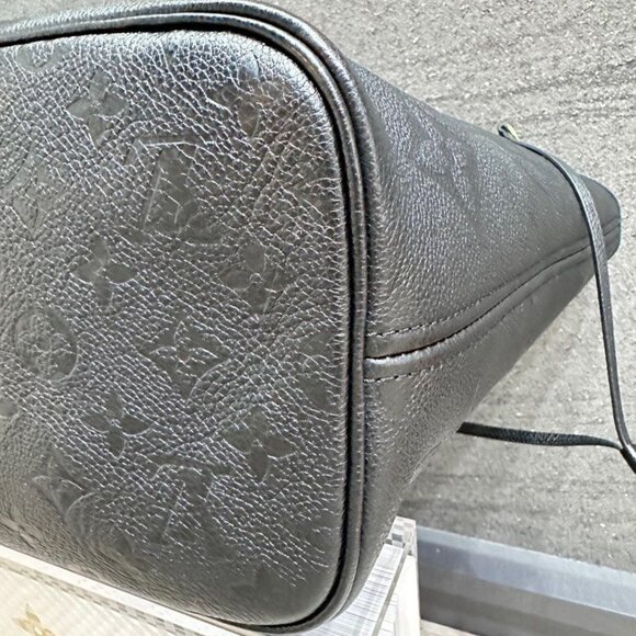 Louis Vuitton Bags Louis Vuitton Lv Neverfull Tourterelle Black